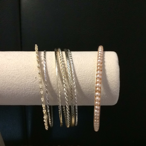 Jewelry - 3/10 Pearls and Mixed Metals Bangle Bracelets